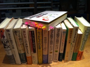 この本を読んで成毛眞が思わず買ってしまった伝記の数々